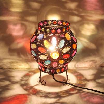 Amazon hot sale Country style home gift vintage bedside lamp creative DIM 220V 110V LED Iron retro multicolor table decor lights